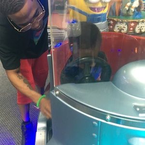 Meet your Posher, Phillip